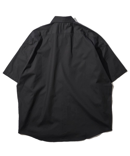 ADPOSION(アドポーション)の「ビッグシルエット ブロードレギュラーカラー半袖シャツ(シャツ/ブラウス・メンズ・ラベンダー/グリーン系1/ブルー/グリーン/イエロー/ブラック/ブラック系1/サックスブルー系/ホワイト系1/ベージュ/ホワイト・X-LARGE/LARGE/MEDIUM)」の17枚目の写真