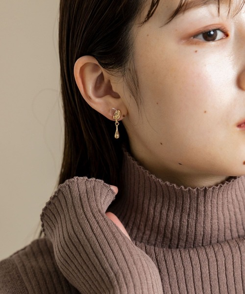 SMELLY（スメリー）の「クリアメタルドロップピアス（ピアス（両耳用）・レディース・ゴールド系その他・-）」の3枚目の写真