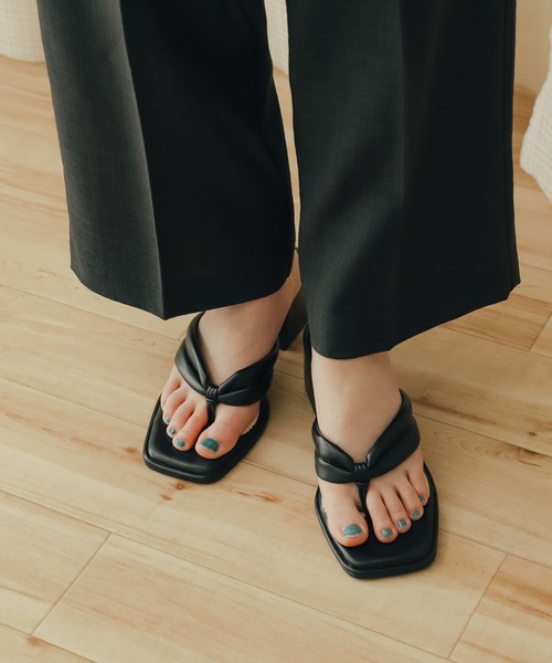 SENSE OF PLACE by URBAN RESEARCH(センスオブプレイスバイアーバンリサーチ)の「パテッドトングヒールサンダル(サンダル・レディース・ベージュ/アイボリー/ブラック・SMALL/MEDIUM/LARGE)」の12枚目の写真