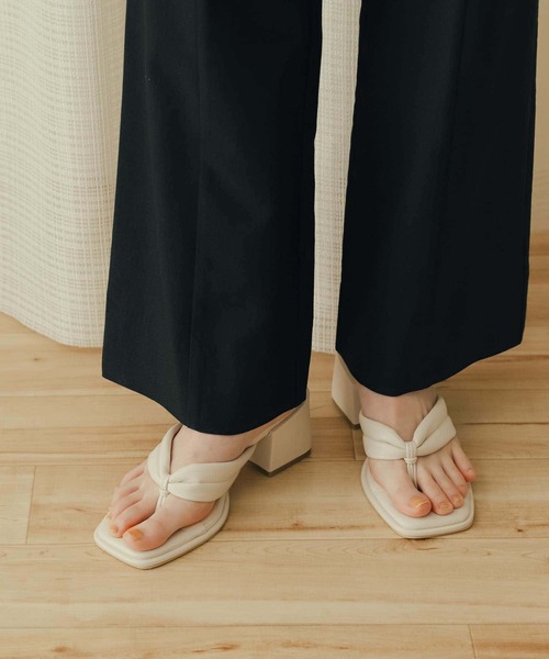 SENSE OF PLACE by URBAN RESEARCH(センスオブプレイスバイアーバンリサーチ)の「パテッドトングヒールサンダル(サンダル・レディース・ベージュ/アイボリー/ブラック・SMALL/MEDIUM/LARGE)」の18枚目の写真