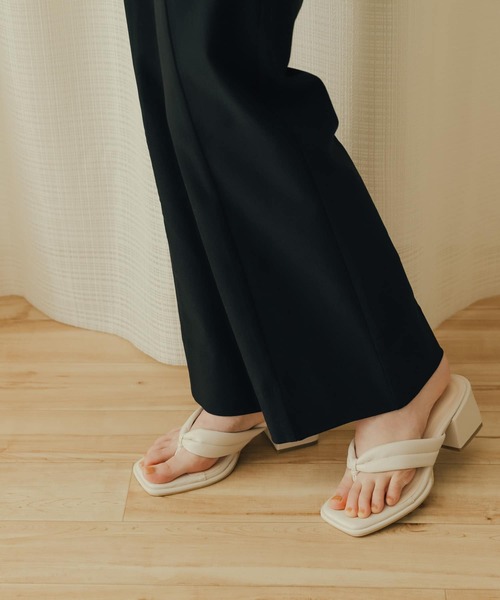 SENSE OF PLACE by URBAN RESEARCH(センスオブプレイスバイアーバンリサーチ)の「パテッドトングヒールサンダル(サンダル・レディース・ベージュ/アイボリー/ブラック・SMALL/MEDIUM/LARGE)」の19枚目の写真