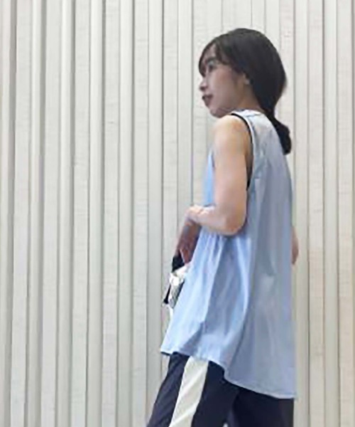 NERGY（ナージー）の「【吸水速乾】メッシュ切替タンクトップ（タンクトップ・レディース・チャコールグレー/ブラック/ホワイト/ピンク/サックスブルー・FREE）」の5枚目の写真