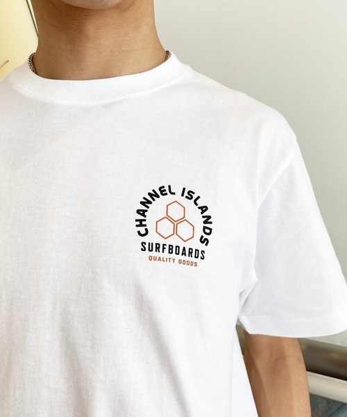 ムラサキスポーツ（ムラサキスポーツ）の「【ムラサキスポーツ別注】Channel Islands/チャネルアイランズ バックプリントTシャツ クルーネック半袖Tee/コットンTシャツ 0100972200088（Tシャツ/カットソー・メンズ・ブラック/ホワイト・M/L/XL）」の10枚目の写真