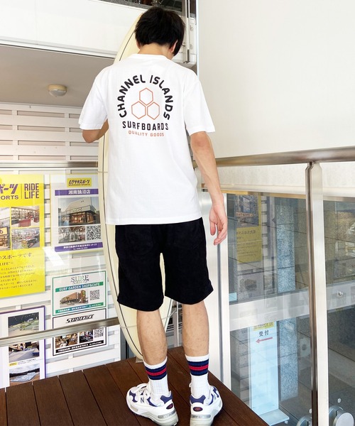 ムラサキスポーツ（ムラサキスポーツ）の「【ムラサキスポーツ別注】Channel Islands/チャネルアイランズ バックプリントTシャツ クルーネック半袖Tee/コットンTシャツ 0100972200088（Tシャツ/カットソー・メンズ・ブラック/ホワイト・M/L/XL）」の13枚目の写真