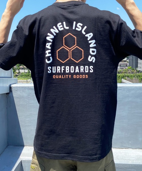 ムラサキスポーツ（ムラサキスポーツ）の「【ムラサキスポーツ別注】Channel Islands/チャネルアイランズ バックプリントTシャツ クルーネック半袖Tee/コットンTシャツ 0100972200088（Tシャツ/カットソー・メンズ・ブラック/ホワイト・M/L/XL）」の15枚目の写真