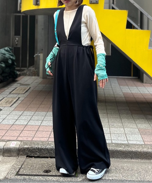 mi via loca（ミヴィアロカ）の「ストレッチサロペットパンツ（サロペット/オーバーオール・レディース・ブラック/ブラウン/ライトグリーン・MEDIUM/LARGE）」の8枚目の写真