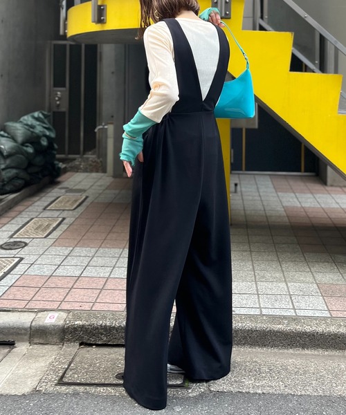 mi via loca（ミヴィアロカ）の「ストレッチサロペットパンツ（サロペット/オーバーオール・レディース・ブラック/ブラウン/ライトグリーン・MEDIUM/LARGE）」の18枚目の写真