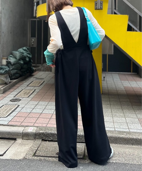 mi via loca（ミヴィアロカ）の「ストレッチサロペットパンツ（サロペット/オーバーオール・レディース・ブラック/ブラウン/ライトグリーン・MEDIUM/LARGE）」の19枚目の写真