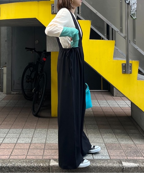 mi via loca（ミヴィアロカ）の「ストレッチサロペットパンツ（サロペット/オーバーオール・レディース・ブラック/ブラウン/ライトグリーン・MEDIUM/LARGE）」の16枚目の写真