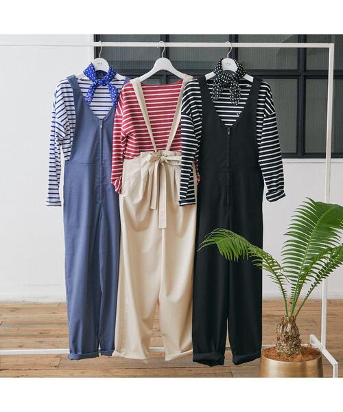 To b. by agnes b.（トゥービーバイアニエスベー）の「Vネックジップ