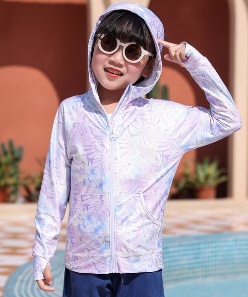 TeddyShop（テディショップ）の「キッズ水着 長袖フード付きジップアップラッシュガードパーカー 水陸両用（ラッシュガード・キッズ・ブルー系その他/ブラック/ダークグレー/パープル系その他/ライトグレー/ライトブルー/スモークピンク/グリーン/ホワイト系その他/ブラック×ホワイト/ラベンダー/ホワイト/ブラック×ブルー・140cm/120cm/130cm/110cm/150cm）」の12枚目の写真