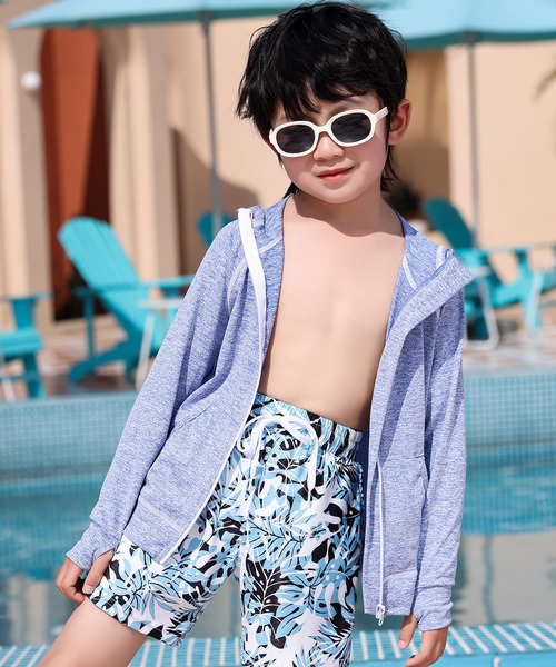 TeddyShop（テディショップ）の「キッズ水着 長袖フード付きジップアップラッシュガードパーカー 水陸両用（ラッシュガード・キッズ・ブルー系その他/ブラック/ダークグレー/パープル系その他/ライトグレー/ライトブルー/スモークピンク/グリーン/ホワイト系その他/ブラック×ホワイト/ラベンダー/ホワイト/ブラック×ブルー・140cm/120cm/130cm/110cm/150cm）」の22枚目の写真