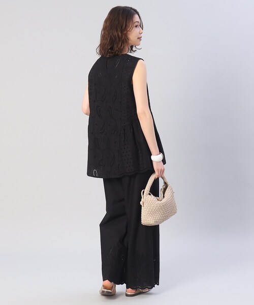 UNTITLED(アンタイトル)の「◆【SETUP可能/洗える】アイレットレースワイドパンツ(その他パンツ・レディース・サンドベージュ/ブラック・00/01/02/03/04/44/48)」の17枚目の写真