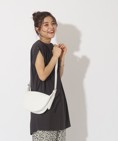 SHOO・LA・RUE（シューラルー）の「◆ハーフムーンワンショルダーバッグ（ショルダーバッグ・レディース・キャメル/グレー/ブラック/ブルー/アイボリー/オレンジ・00）」の21枚目の写真