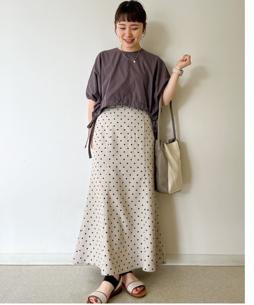 ELENCARE DUE(エレンカーレデュエ)の「・ELENCARE DUEドルマンショートプルオーバー(Tシャツ/カットソー・レディース・チャコールグレー/オフホワイト/ブラック・FREE)」の5枚目の写真