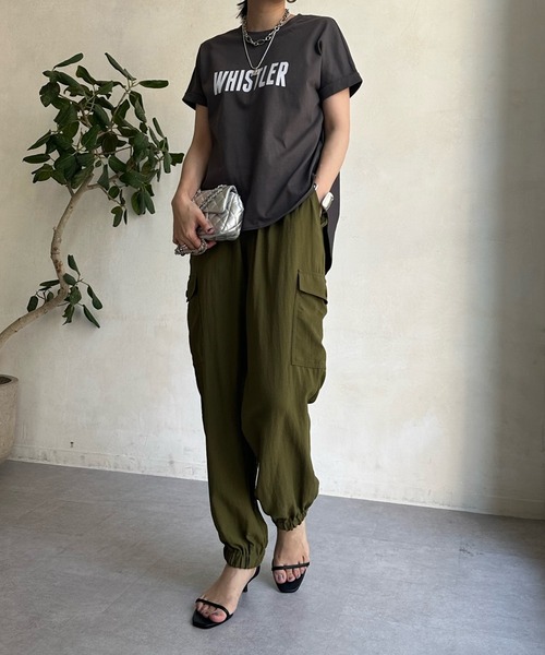 DouDou(ドゥドゥ)の「【WEB限定】 WHISTLER 布帛ドッキングTEE(Tシャツ/カットソー・レディース・チャコールグレー/オフホワイト/ベージュ・FREE)」の14枚目の写真