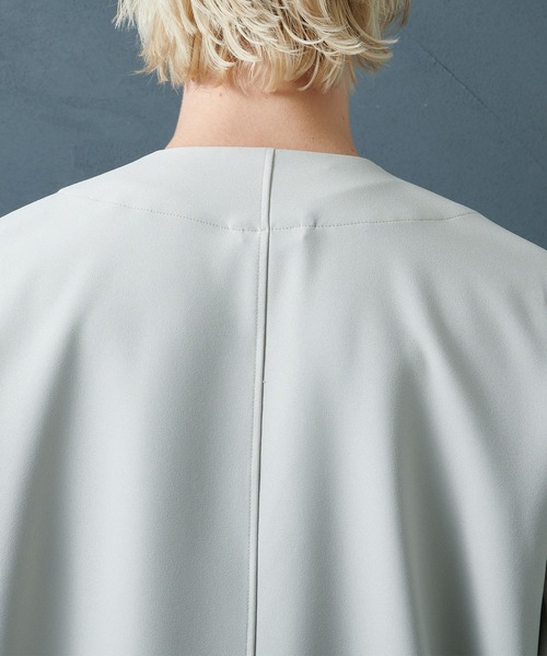 STUDIOUS（ステュディオス）の「【PUBLIC TOKYO/パブリックトウキョウ】GRクロスノーカラージャケット（ノーカラージャケット・メンズ・ベージュ/ダークグレー/ブラック・1/2/3）」の4枚目の写真