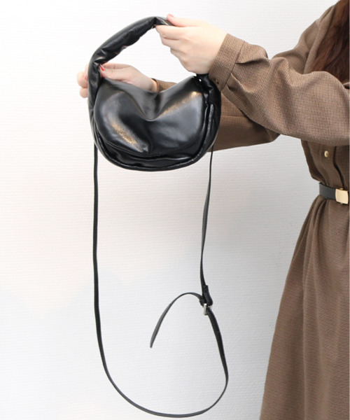 cache cache（カシュ カシュ）の「カシュカシュ cachecache / ハーフムーンワンハンドルミニショルダー（ショルダーバッグ・レディース・シルバー/ゴールド/ブラック/ベージュ・FREE）」の19枚目の写真
