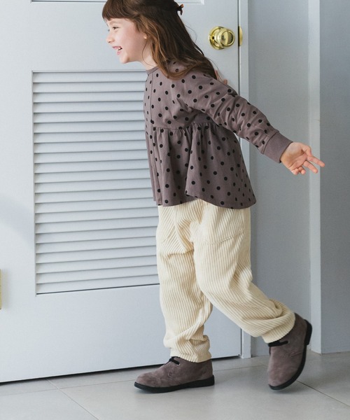 pairmanon(ペアマノン)の「コーデュロイ リラックス パンツ(その他パンツ・キッズ・カーキ/アイボリー/グレー/ブラウン/ネイビー/ブラック/ラベンダー/レッド系その他/ベージュ/テラコッタ・120/100/150/130/110/90/140)」の2枚目の写真