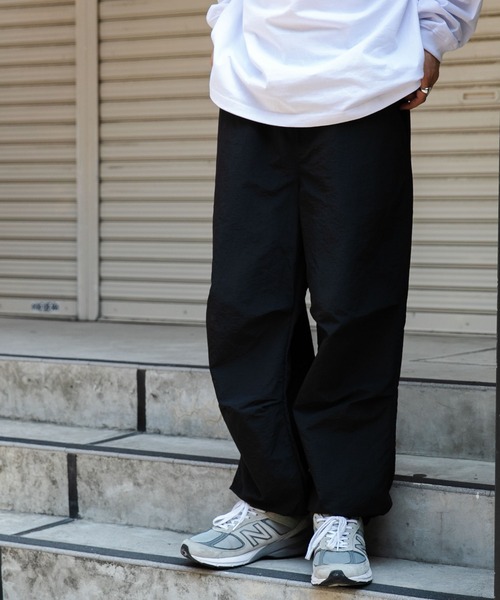 WEGO(ウィゴー)の「WEGO/ナイロントラックパンツ(カーゴパンツ・メンズ・カーキ/その他2/ライトグレー/ダークグレー/ネイビー/その他1/ブラック/その他3・LARGE/MEDIUM)」の2枚目の写真