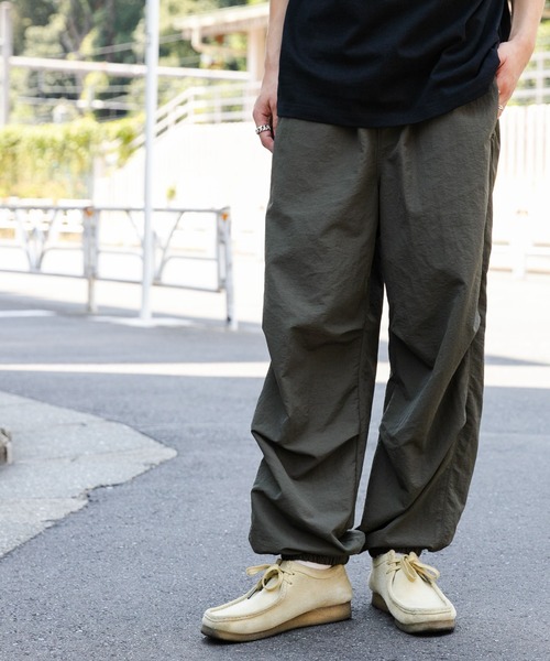 【beauty:beast】英字柄ナイロンカーゴパンツ ワイドナイロンカーゴパンツ – LIBEIRO