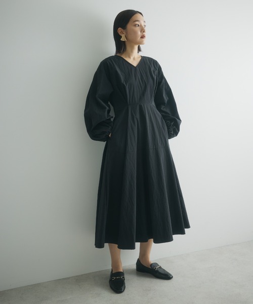 armonia（アルモニーア）の「a.　ウエストタックワンピース（ワンピース・レディース・ブルー/ブラック/ベージュ・FREE）」の2枚目の写真
