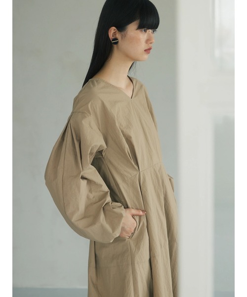 armonia（アルモニーア）の「a.　ウエストタックワンピース（ワンピース・レディース・ブルー/ブラック/ベージュ・FREE）」の8枚目の写真