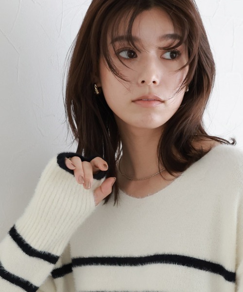 Pierrot（ピエロ）の「サムホールシャギーニット Vネック（ニット/セーター・レディース・ブルー/ホワイト系その他/グレー/ネイビー/オフホワイト・L/M）」の9枚目の写真