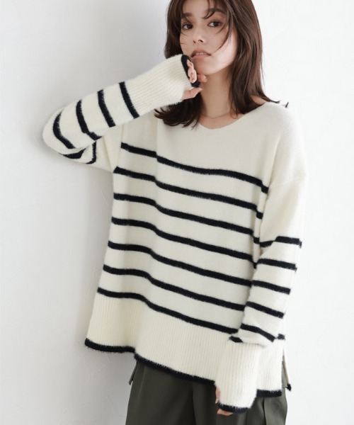 Pierrot（ピエロ）の「サムホールシャギーニット Vネック（ニット/セーター・レディース・ブルー/ホワイト系その他/グレー/ネイビー/オフホワイト・L/M）」の10枚目の写真