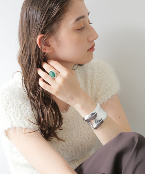 TODAYFUL（トゥデイフル）の「【TODAYFUL / トゥデイフル】Nuance Wide Cuff（ブレスレット・レディース・シルバー・FREE）」の7枚目の写真