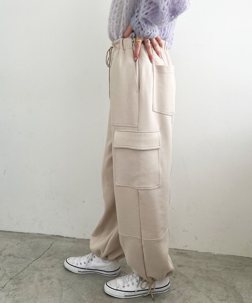 GeeRA(ジーラ)の「やわらか素材カーゴパンツ(カーゴパンツ・レディース・アイボリー/ブラック・MEDIUM/LARGE)」の9枚目の写真
