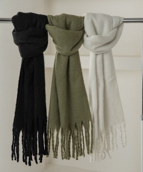 lawgy（ラウジー）の「volume fringe muffler / ボリュームフリンジマフラー（マフラー・レディース・ブラック/ホワイト/グリーン・FREE）」の15枚目の写真