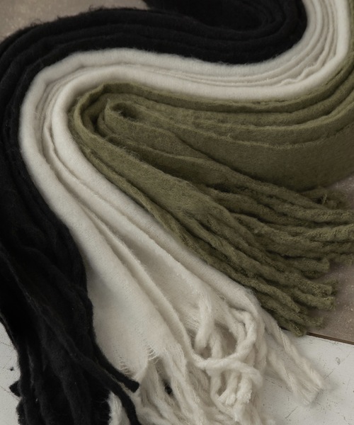 lawgy（ラウジー）の「volume fringe muffler / ボリュームフリンジマフラー（マフラー・レディース・ブラック/ホワイト/グリーン・FREE）」の17枚目の写真