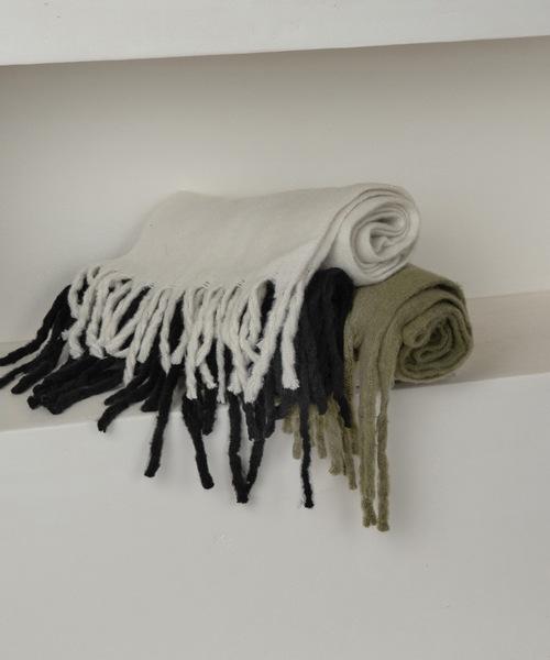 lawgy（ラウジー）の「volume fringe muffler / ボリュームフリンジマフラー（マフラー・レディース・ブラック/ホワイト/グリーン・FREE）」の19枚目の写真