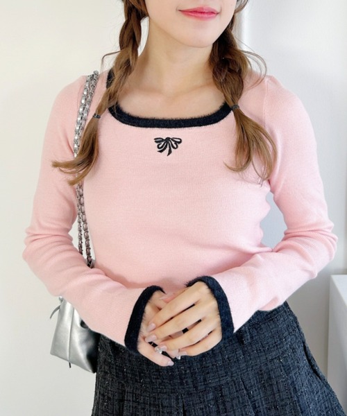 Loueme(ルエム)の「リボン刺繍シャギートリムリブニットトップス(ニット/セーター・レディース・ブラック/ピンク/アイボリー・FREE)」の3枚目の写真