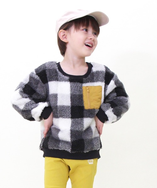 BABYDOLL（ベビードール）の「通販限定 ふんわりボア ポケ付き トレーナー 8668K（スウェット・キッズ・サンドベージュ/ベージュ/オフホワイト/ブラック・120cm/130cm/100cm/110cm/140cm/80ｃｍ/150cm/90cm）」の3枚目の写真
