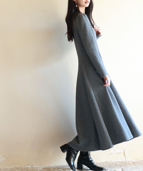 SAISON DE PAPILLON(セゾンドパピヨン)の「【高評価】ポンチ素材Vネックゴアードワンピース スタイルUP(ワンピース・レディース・ネイビー/ベージュ/チャコール・S/L/M)」の20枚目の写真