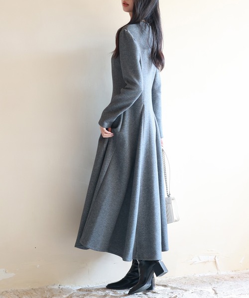 SAISON DE PAPILLON(セゾンドパピヨン)の「【高評価】ポンチ素材Vネックゴアードワンピース スタイルUP(ワンピース・レディース・ネイビー/ベージュ/チャコール・S/L/M)」の21枚目の写真