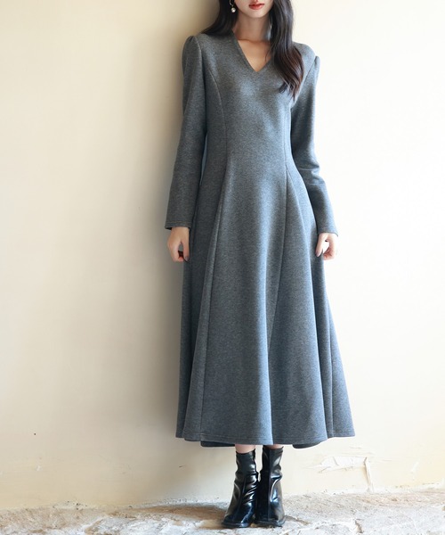 SAISON DE PAPILLON(セゾンドパピヨン)の「【高評価】ポンチ素材Vネックゴアードワンピース スタイルUP(ワンピース・レディース・ネイビー/ベージュ/チャコール・S/L/M)」の22枚目の写真