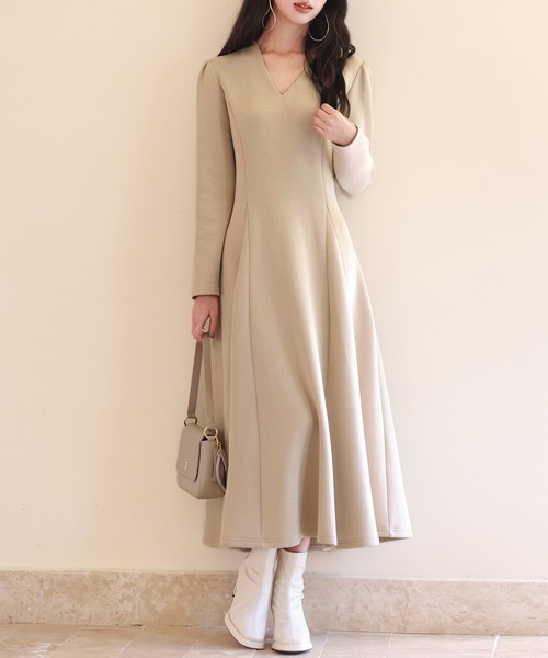 SAISON DE PAPILLON(セゾンドパピヨン)の「【高評価】ポンチ素材Vネックゴアードワンピース スタイルUP(ワンピース・レディース・ネイビー/ベージュ/チャコール・S/L/M)」の12枚目の写真