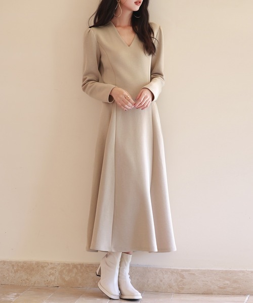 SAISON DE PAPILLON(セゾンドパピヨン)の「【高評価】ポンチ素材Vネックゴアードワンピース スタイルUP(ワンピース・レディース・ネイビー/ベージュ/チャコール・S/L/M)」の7枚目の写真