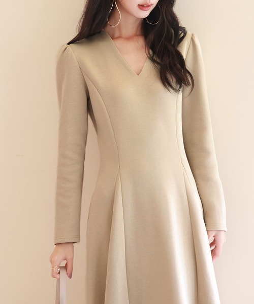 SAISON DE PAPILLON(セゾンドパピヨン)の「【高評価】ポンチ素材Vネックゴアードワンピース スタイルUP(ワンピース・レディース・ネイビー/ベージュ/チャコール・S/L/M)」の10枚目の写真