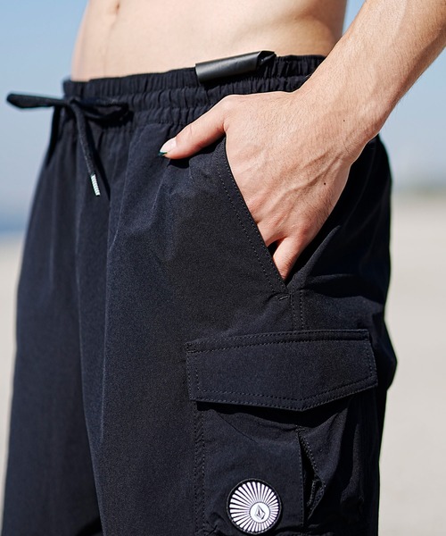 VOLCOM（ボルコム）の「VOLCOM/ボルコム 水着/トランクス/ボードショーツ 水陸両用/ユーティリティー A2522400（水着・メンズ・ブラック/アーミー/カーキ・S/L/M/XL）」の7枚目の写真
