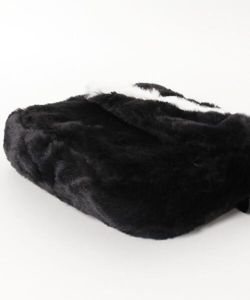 NIKE（ナイキ）の「NIKE WMNS NSW FUTURA 365 FX FUR CROSSBOD FB3048-010（ショルダーバッグ・レディース・ブラック・ONE SIZE）」の6枚目の写真