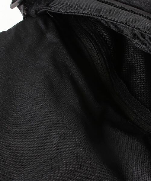 NIKE（ナイキ）の「NIKE WMNS NSW FUTURA 365 FX FUR CROSSBOD FB3048-010（ショルダーバッグ・レディース・ブラック・ONE SIZE）」の7枚目の写真