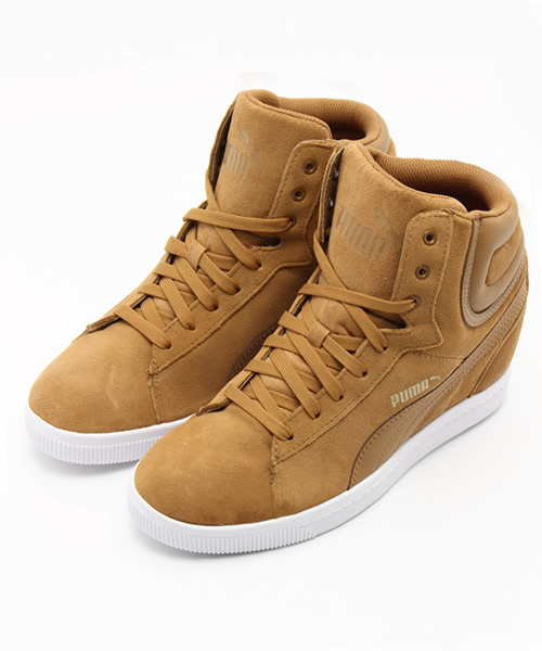 PUMA(プーマ)の「プーマビッキーウェッジ ウィメンズ (WOMEN)(スニーカー・レディース・ブラウン/パープル・24.0cm/23.0cm/25.0cm/22.5cm/24.5cm/23.5cm/25.5cm)」の1枚目の写真