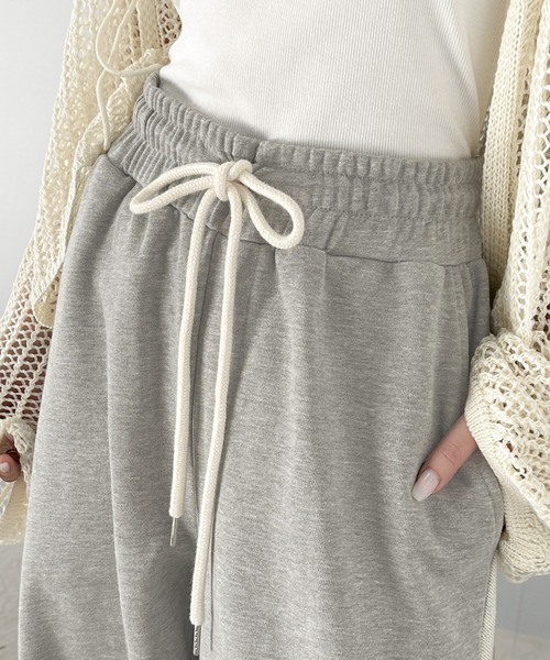 《JaVaジャバコラボ》この落ち感、クセになる。毎日履きたい主役級パンツ。サイド切り替え裏使いオーバーサイズスウェットパンツ