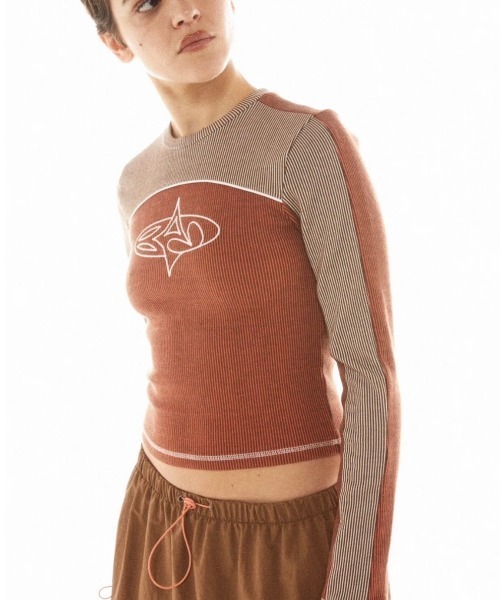 Basic Pleasure Mode(ベーシックプレジャーモード)の「【Basic Pleasure Mode】FAWN LONG SLEEVE / 【ベーシックプレジャーモード】フォーンロゴ長袖Tシャツ(Tシャツ/カットソー・レディース・ブラウン・S/M)」の4枚目の写真