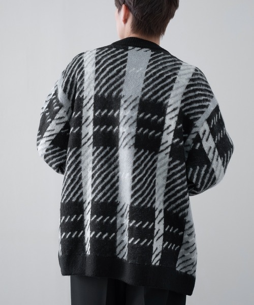 improves(インプローブス)の「シャギー加工 チェック Vネック カーディガン(カーディガン/ボレロ・メンズ・ブラック/ブラウン/チャコール・LARGE/MEDIUM/X-LARGE)」の5枚目の写真