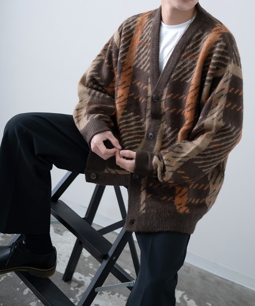 improves(インプローブス)の「シャギー加工 チェック Vネック カーディガン(カーディガン/ボレロ・メンズ・ブラック/ブラウン/チャコール・LARGE/MEDIUM/X-LARGE)」の17枚目の写真